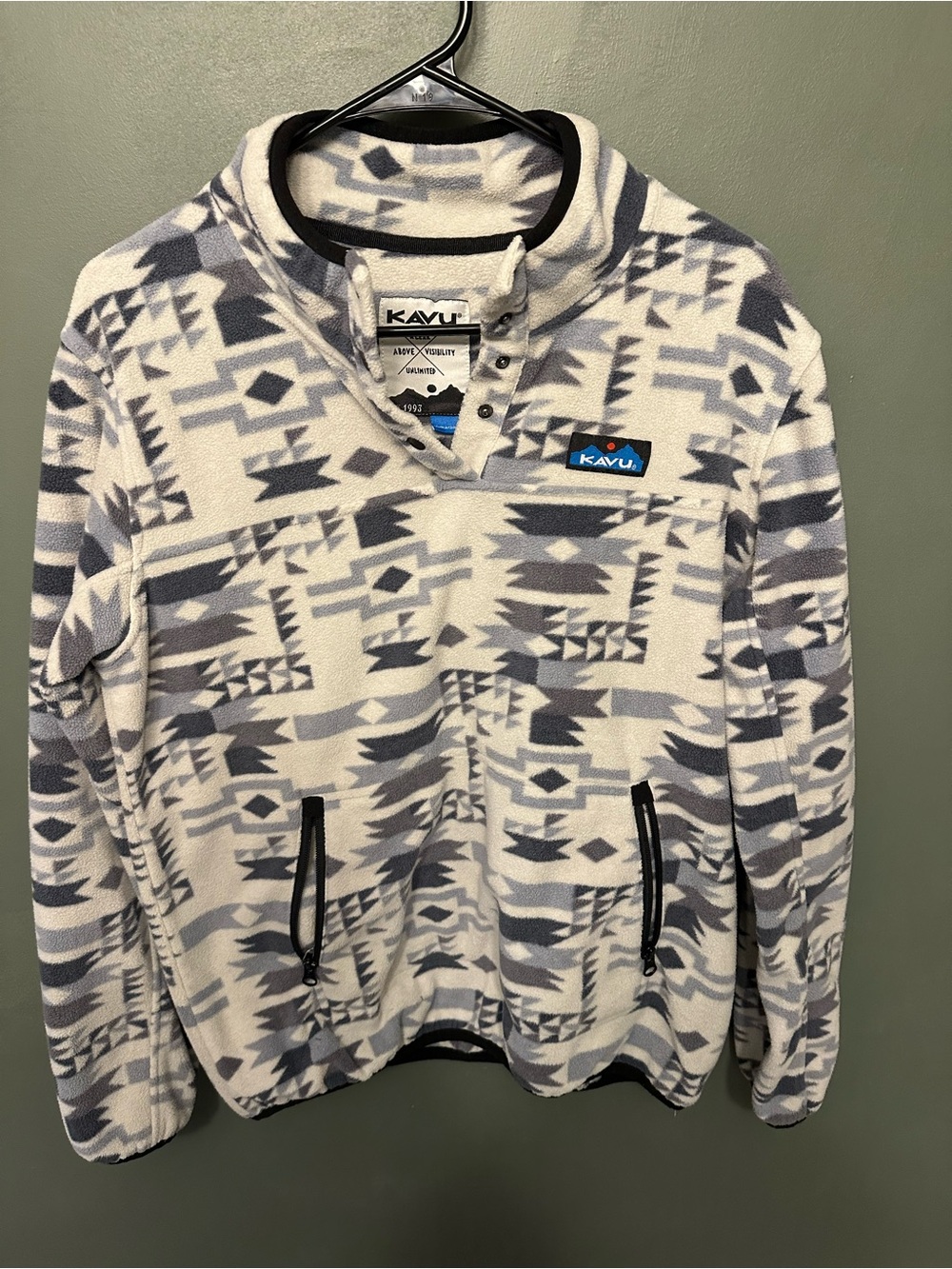 Kavu White & Gray Patterned Pullover Fleece Hoodie